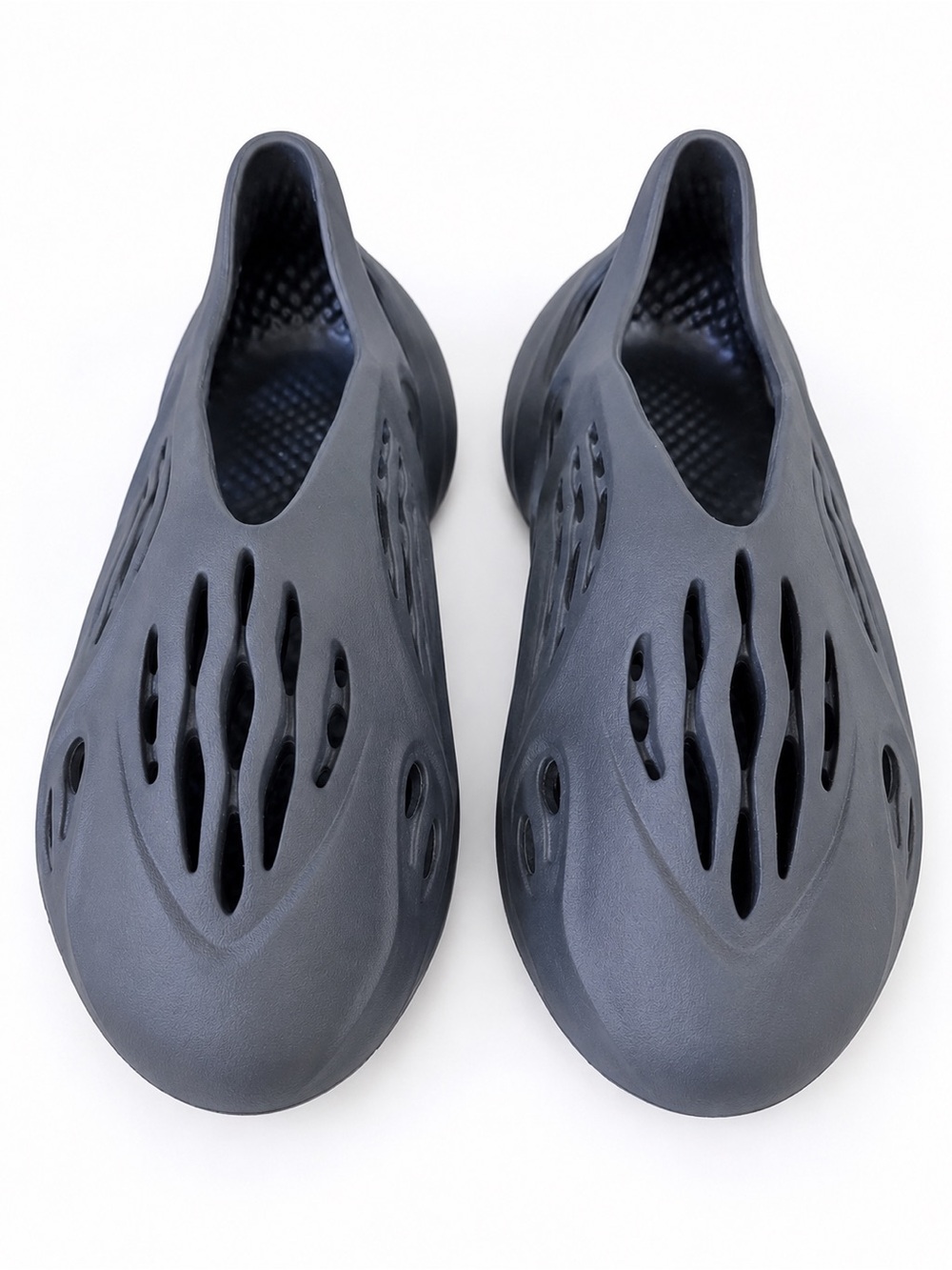 adidas Yeezy Foam RNNR Onyx Clogs | Men’s US 10 | HP8739